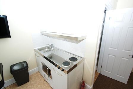 STUDIO 5, 19 ELMDALE