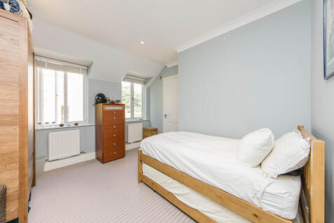 bedroom.jpg