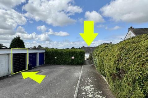 Garage &amp; Bungalow