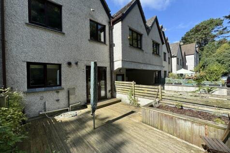 Rear sundeck