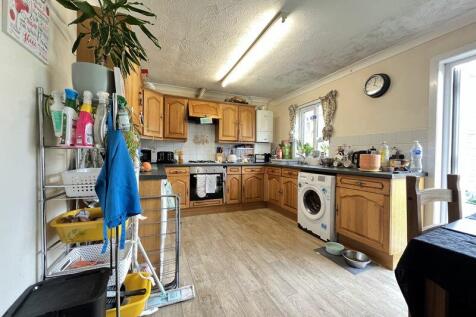 Kitchen / Dining