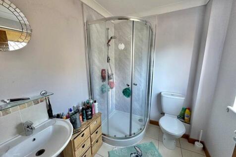 En suite shower room