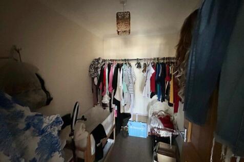 Walk in wardrobe/dressing room