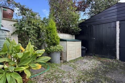 Garage / Store
