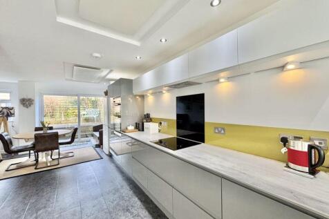 Kitchen / Dining  / Day Room