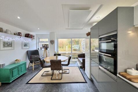 Kitchen / Dining  / Day Room