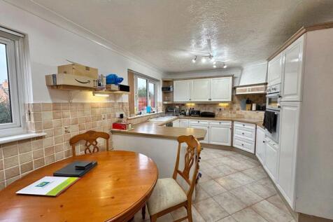 Open plan kitchen/breakfast room