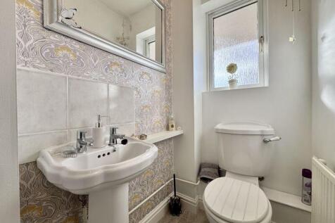 Cloakroom / WC