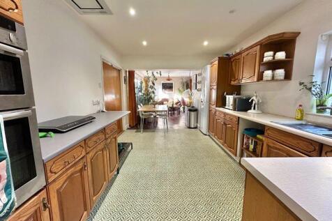 Large kitchen