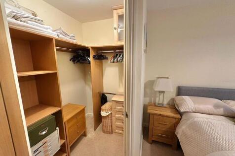 Walk in wardrobe