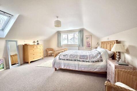 First Floor En-Suite Bedroom