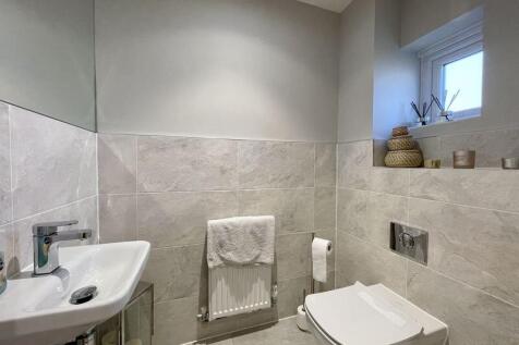Cloakroom / WC