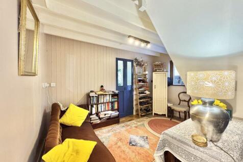 Snug / Dining Room