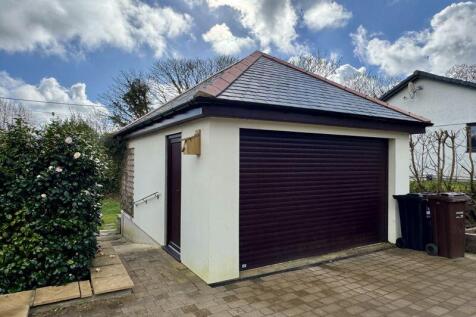 Detached Garage