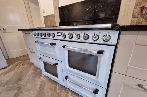 Space for range style cooker