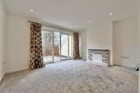 Living room with patio doors to garden