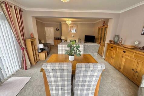Super open plan living/dining room