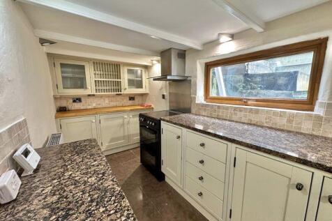 Fitted kitchen