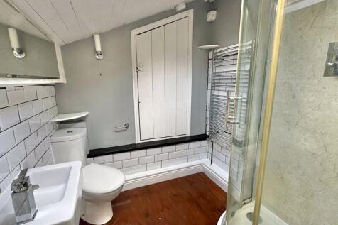 En suite shower room