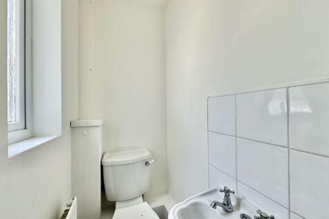 Cloakroom / WC