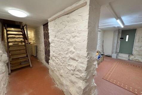 Cellar with two rooms