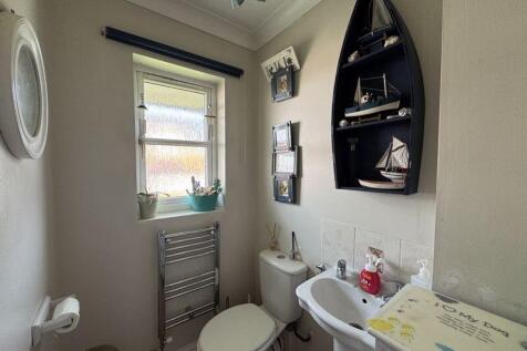 Cloakroom / WC