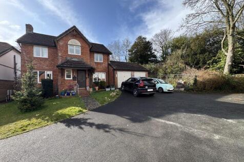 Driveway Parking &amp; Garage