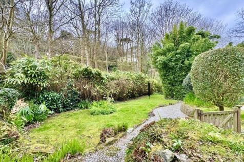 Shared Pathway / Garden