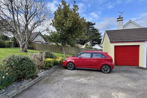 Garage &amp; Residents Parking