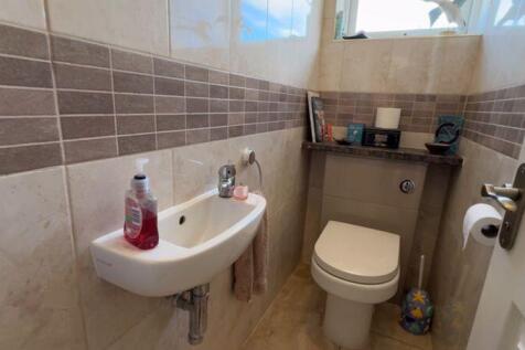 Cloakroom / WC