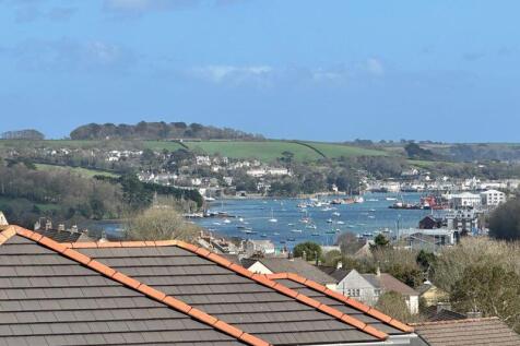Far reaching river views (zoom lens)