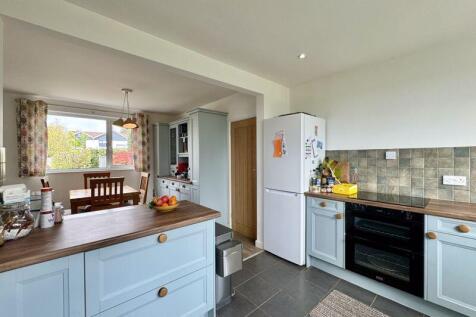 Kitchen / Breakfast Room