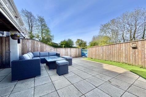 Enclosed Patio Garden