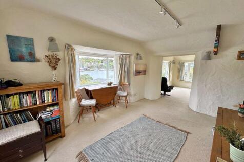 First floor flexible living space