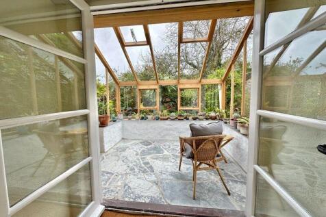 View through to sun room
