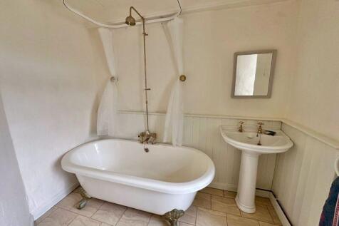 Ground floor bathroom