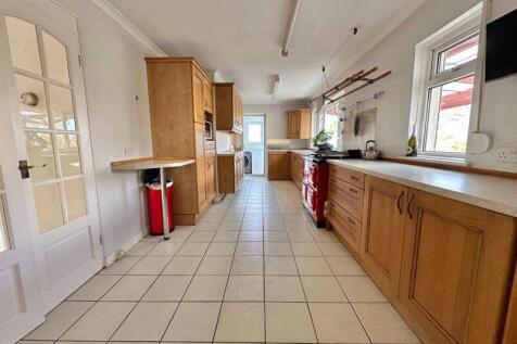Spacious kitchen