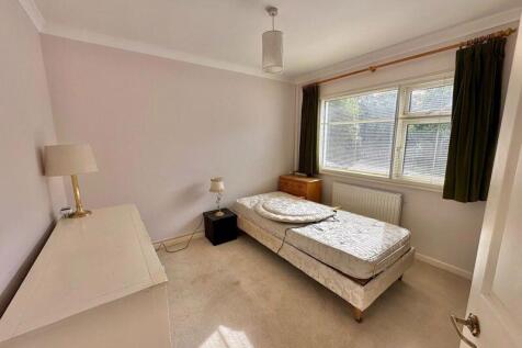 Ground floor double bedroom
