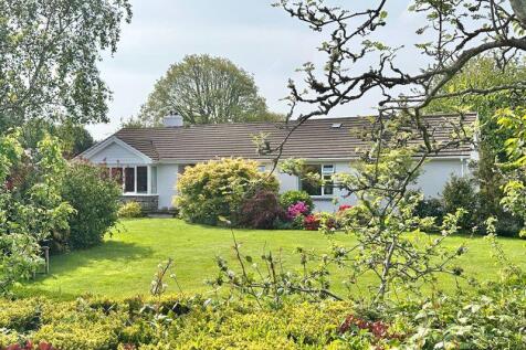 Mature gardens 0.36 acre