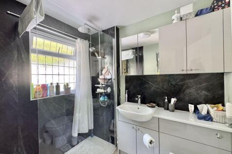 Family Shower Room