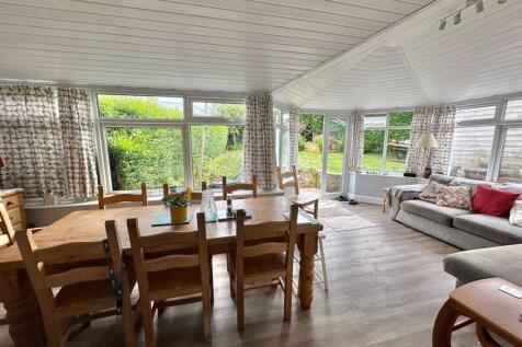 Large family/day room