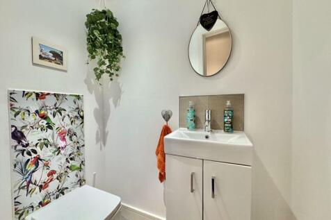 Cloakroom / WC