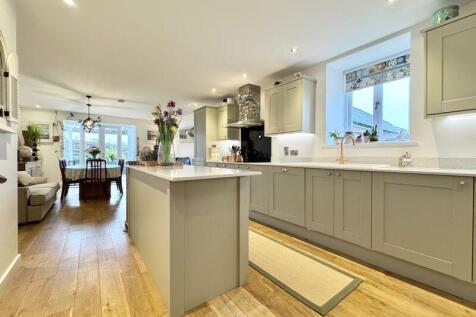 Kitchen / Dining  / Day Room