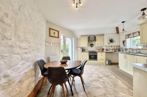 Kitchen / Breakfast Room