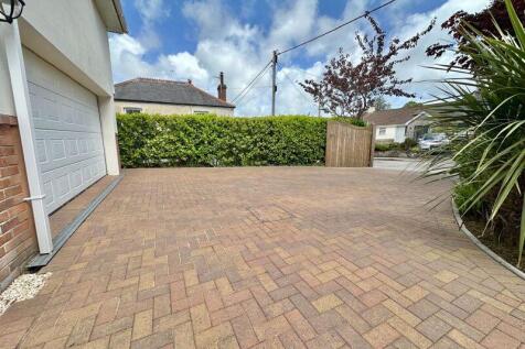 Ample parking - gated driveway and do...