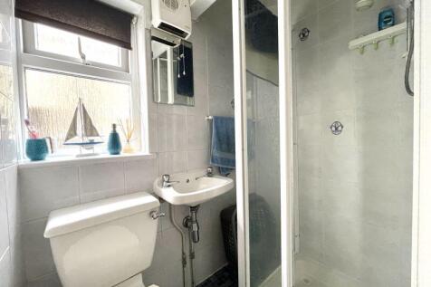 Ground Floor Cloakroom / WC / Shower