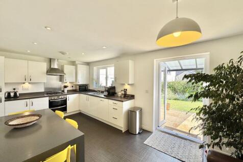Kitchen / Dining  / Day Room