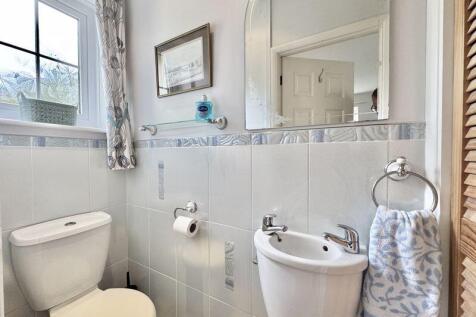 Cloakroom / WC