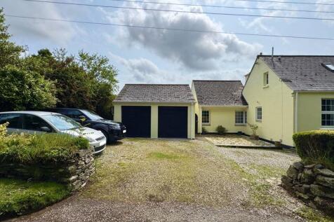 Driveway Parking &amp; Garage