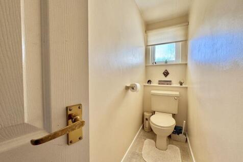 Cloakroom / WC